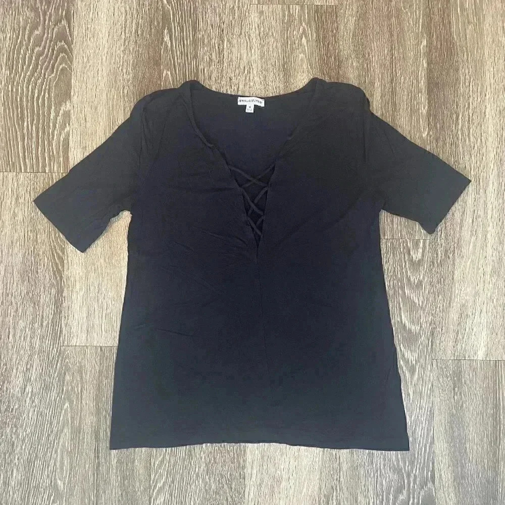 Womens Zenana Outfitters Black Criss-Cross Tee - M